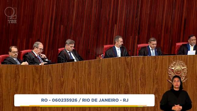 Reduto do PT, Lula inicia campanha de 2º turno sem palanque formal em PE, AL e MA