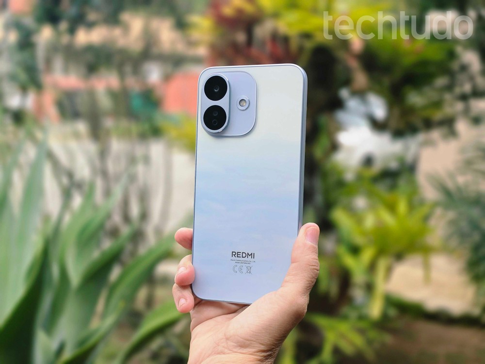 Redmi Note 17 Pro prioriza resistência com certificações robustas, mas mantém acabamento mais simples, com tampa traseira de visual diferenciado — Foto: Ana Loubak/TechTudo