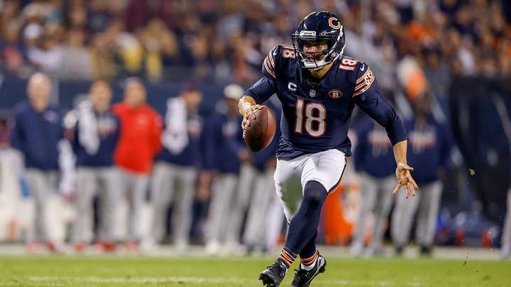 A interceptação de Drake Maye na zona de endzone se revelou custosa enquanto os Patriots caem por 30-24 contra os Bears no horário nobre