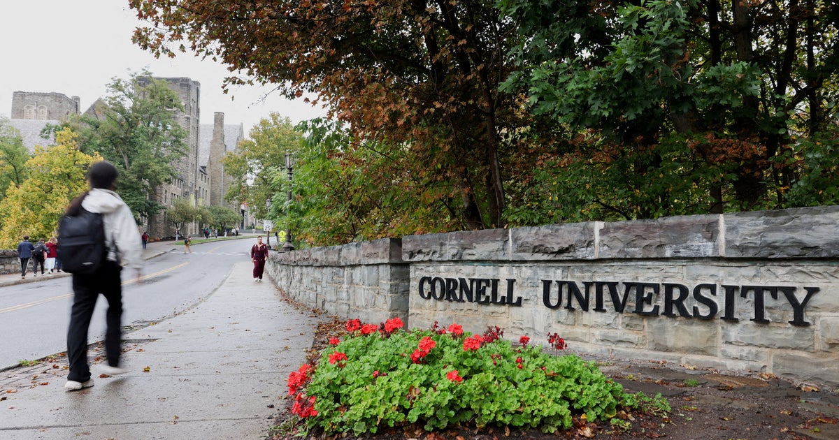 O presidente da Cornell admite que soube há meses sobre a alegada estupro coletivo por uma gangue de fraternidade, mas não se demitirá