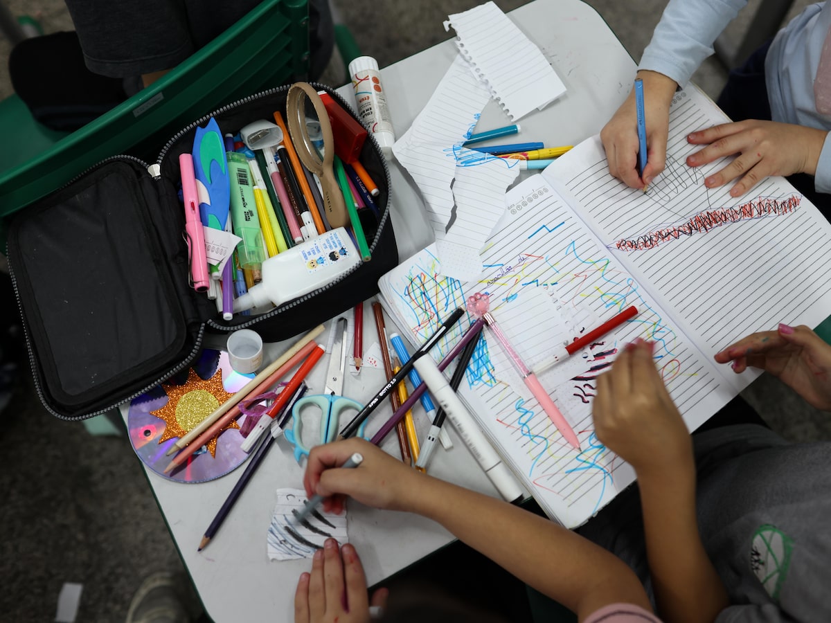 Polarização na sala de aula: como as escolas lidam com o desafio durante as eleições