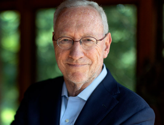 O presidente da Cornell admite que soube há meses sobre a alegada estupro coletivo por uma gangue de fraternidade, mas não se demitirá