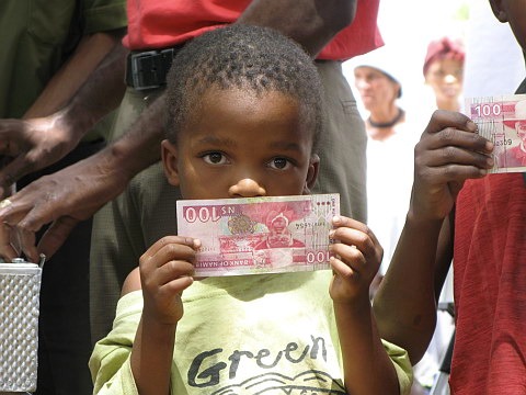 Namibianos contraem empréstimo de N$9,3 bilhões com microcrédito