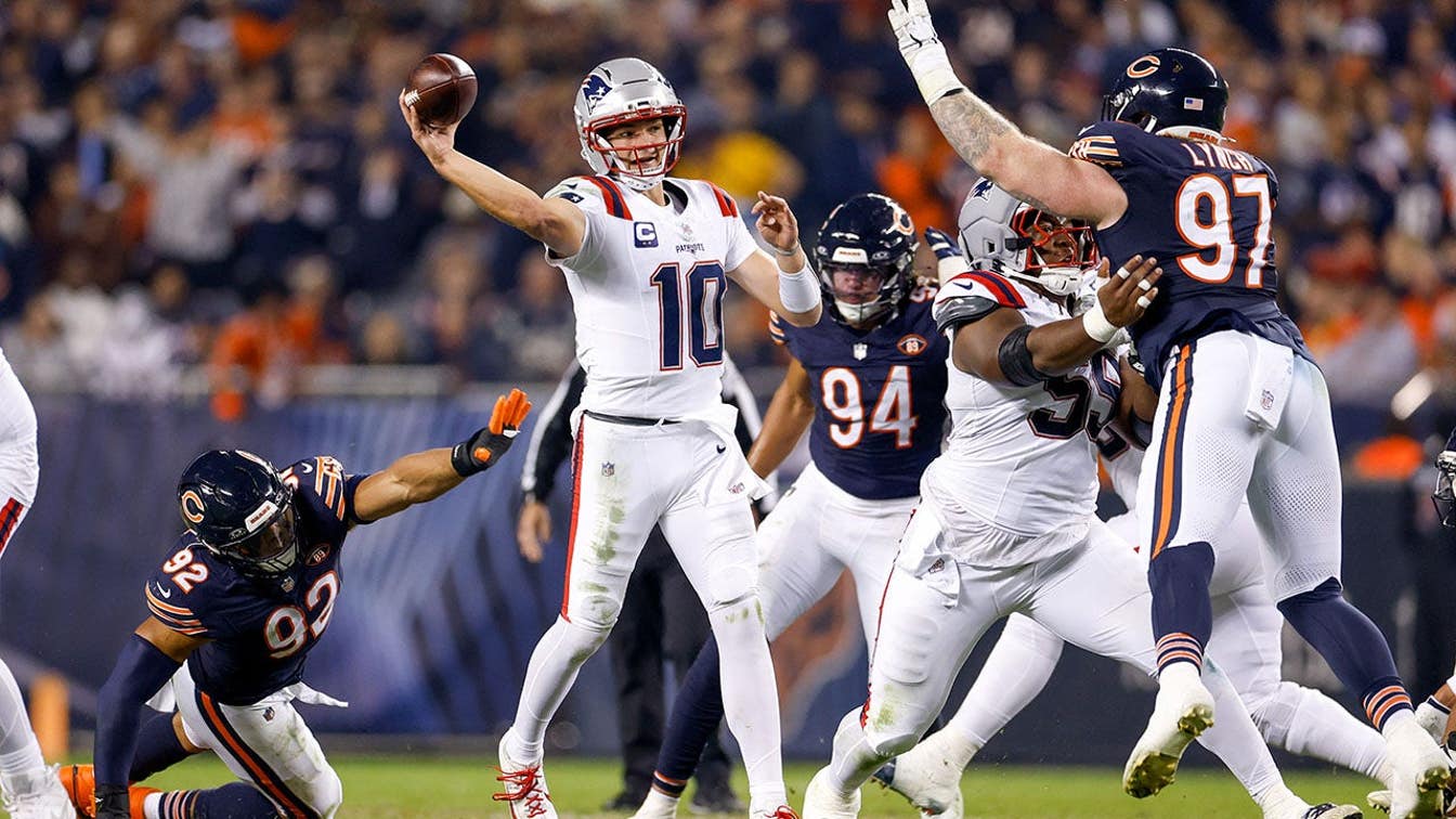A interceptação de Drake Maye na zona de endzone se revelou custosa enquanto os Patriots caem por 30-24 contra os Bears no horário nobre