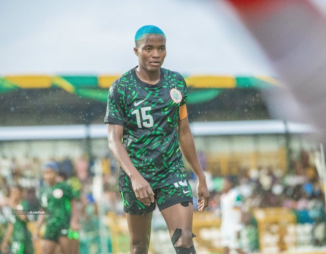 Imagem da matéria: A capitã das Super Falcons, Ajibade, dá atualização sobre lesão após confronto com Comores