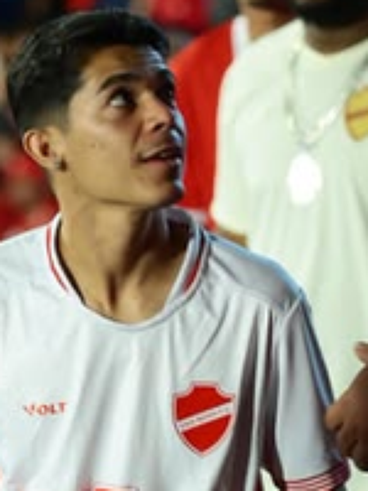 Influencer goiano preso pelo ICE nos EUA é deportado para o Brasil