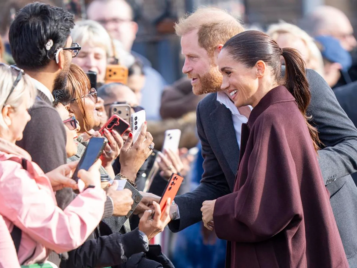 Harry e Meghan fazem 1ª aparição pública no Reino Unido após volta dos EUA