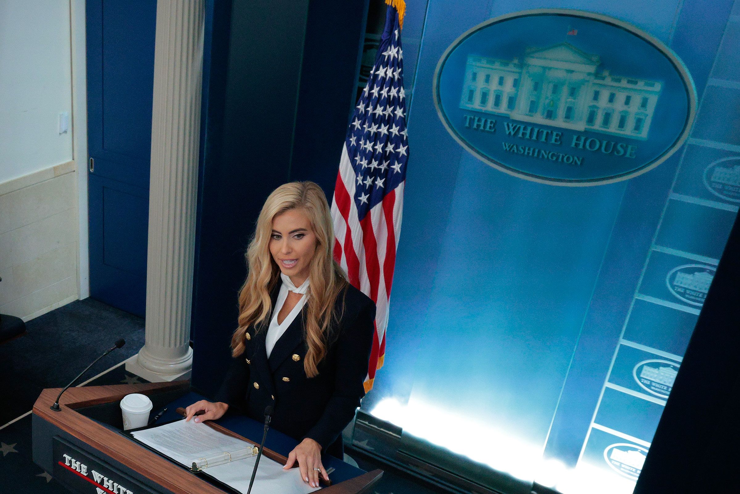 ‘Alguém investigou o histórico dela?’: Como Trump perdeu a confiança em Katie Zacharia como secretária de imprensa em apenas cinco dias