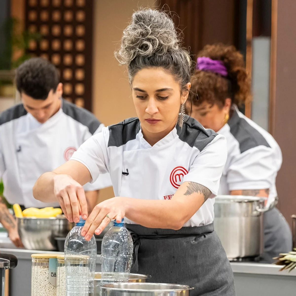 Fernanda, a “Loba”, compara disputa entre MasterChef amador e profissional