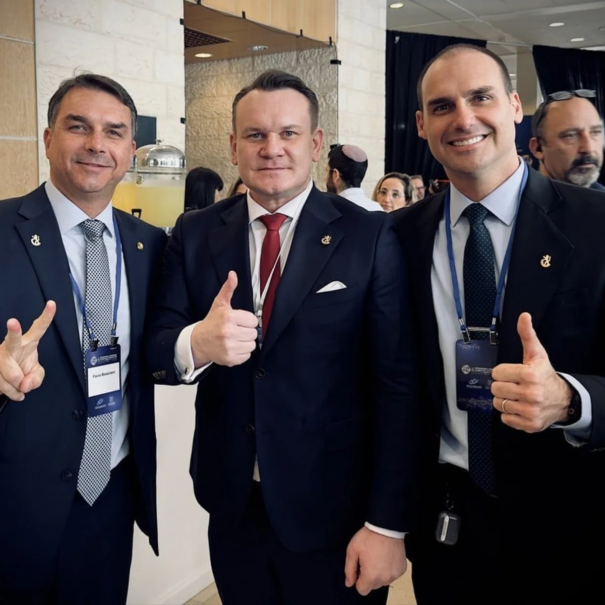 Brasileiras buscam o Itamaraty após serem "caçadas" por deputado da Polônia