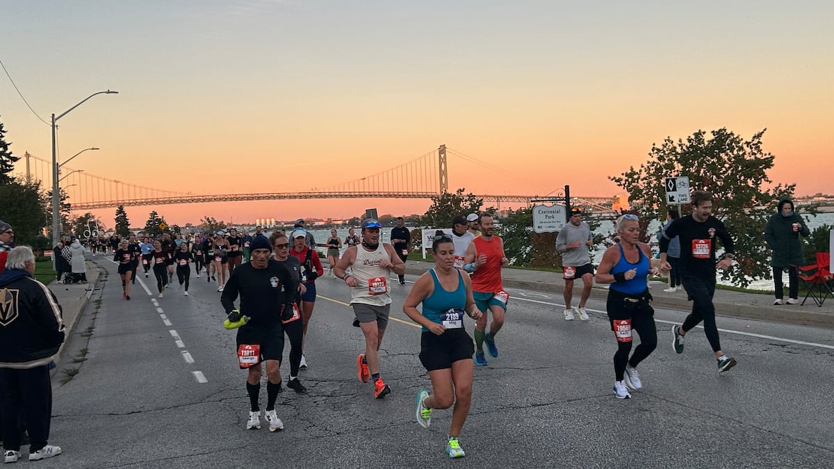How volunteers keep the Detroit Free Press Marathon on track