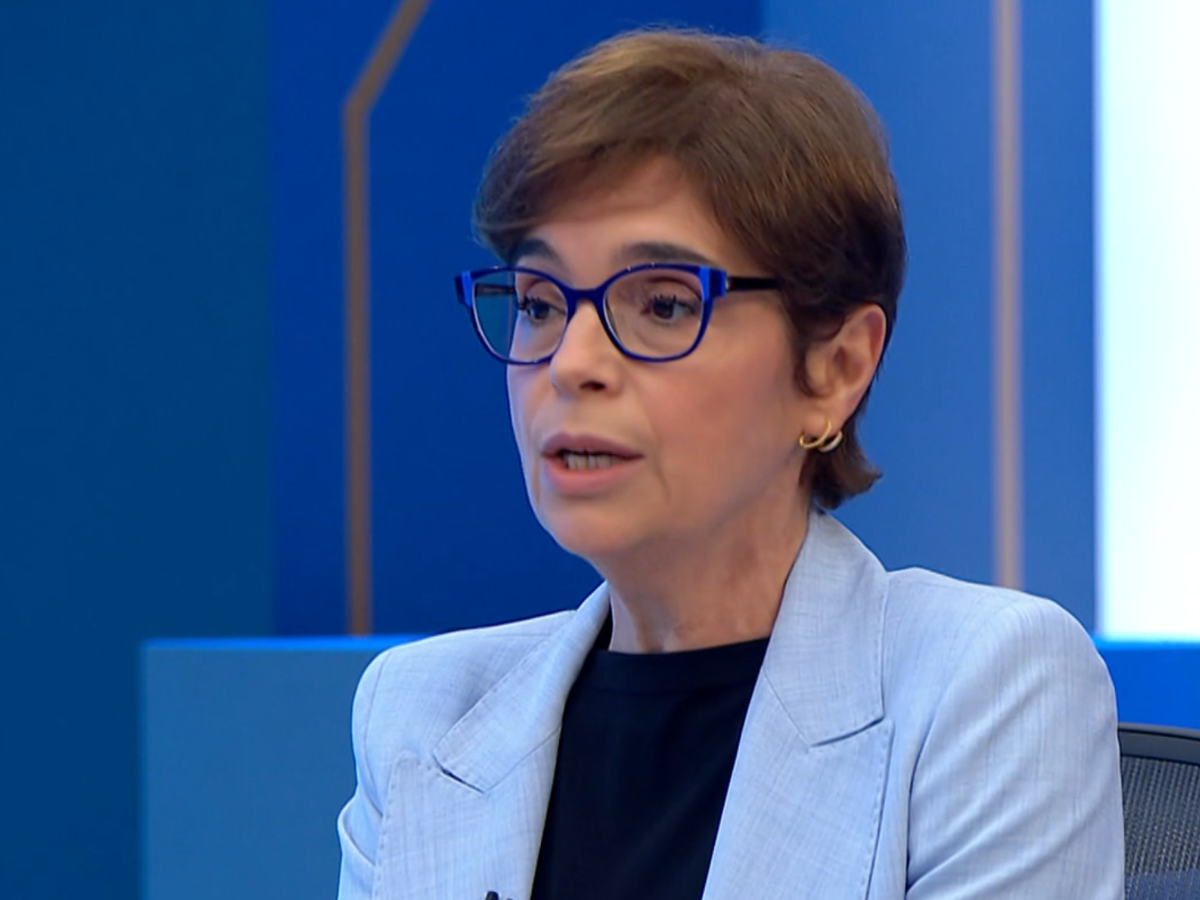 Renata Lo Prete dá bronca em Flávio Bolsonaro durante a sabatina da Globo