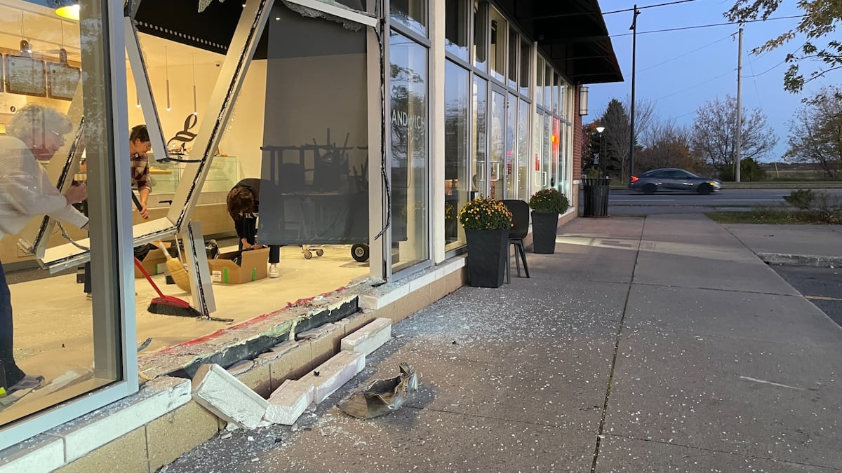 3 injured, including child after vehicle drives through Stittsville bakery