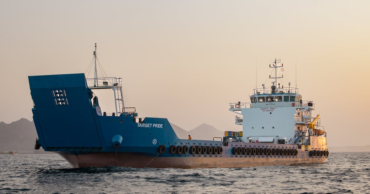 A remoção das sanções dos EUA contra a 'dark fleet' não é esperada para resolver a crise de tanqueiros.