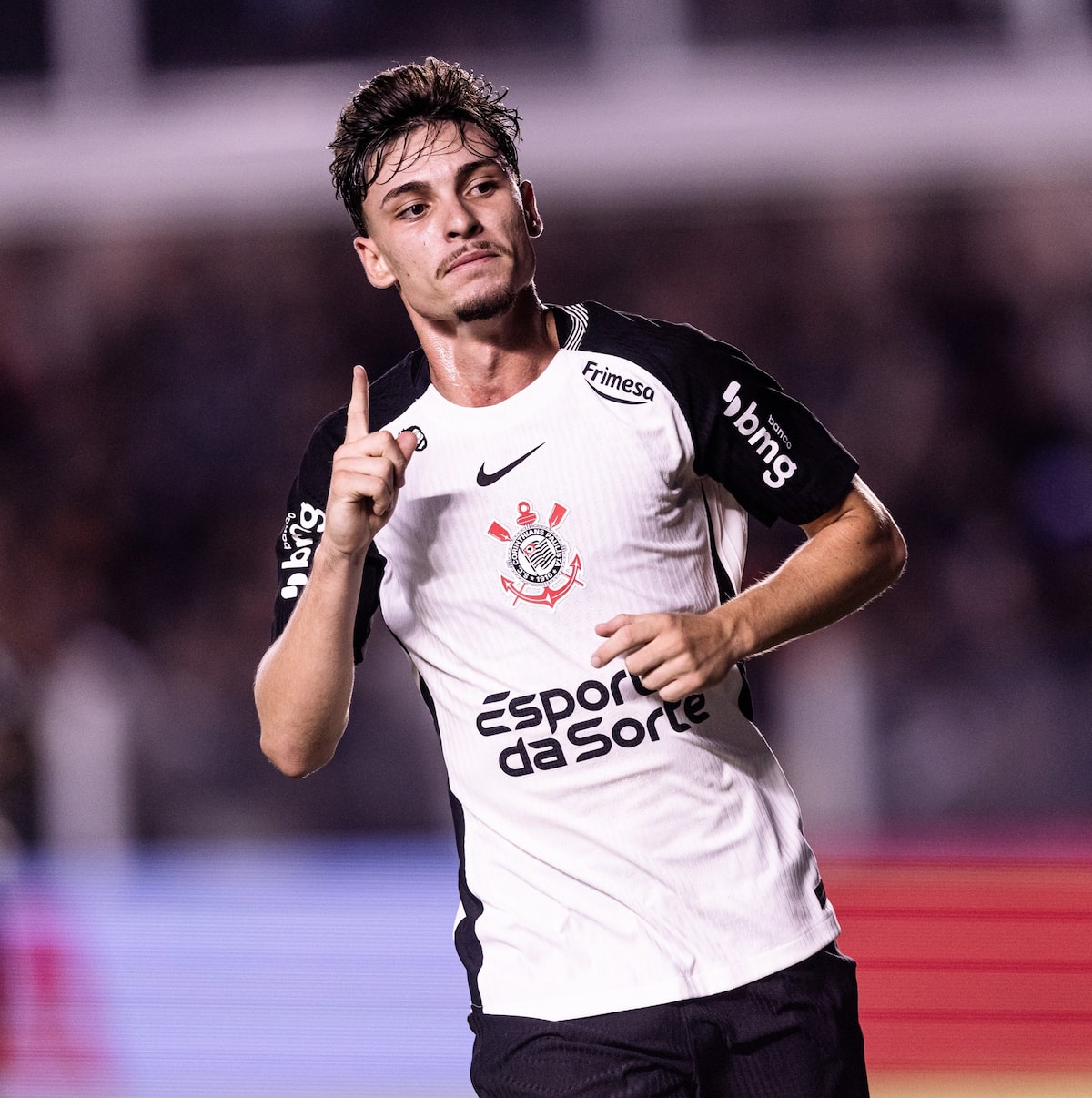 Corinthians anuncia novo patrocínio para substituir bet em partida contra o Inter