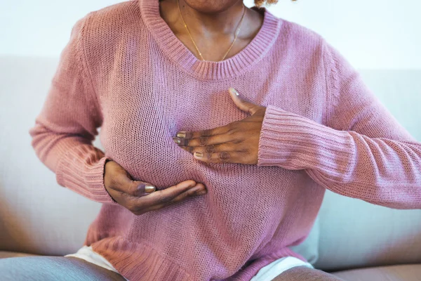 Outubro Rosa: mulheres podem agendar mamografia gratuita sem pedido médico