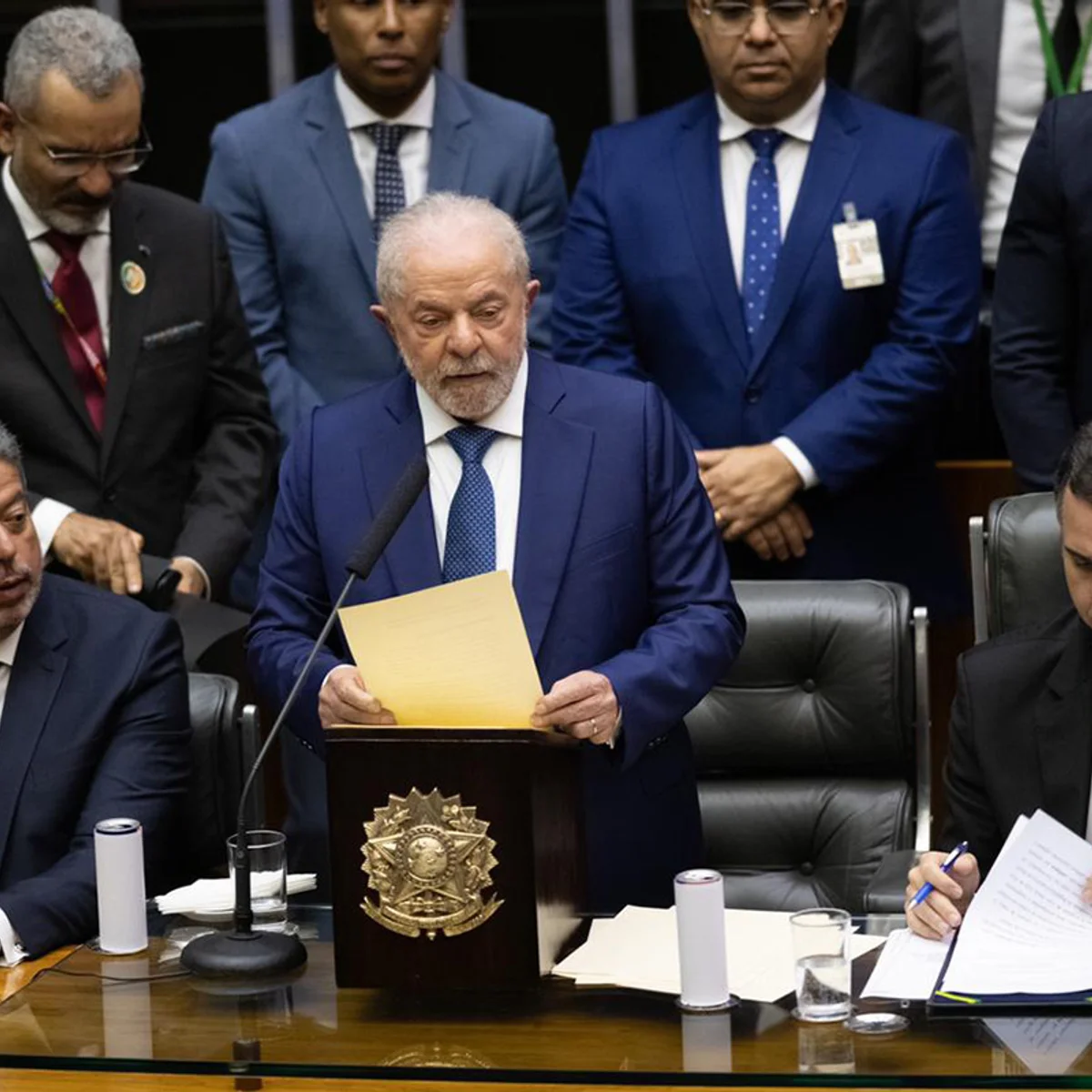 O mercado aposta, a economia paga a conta