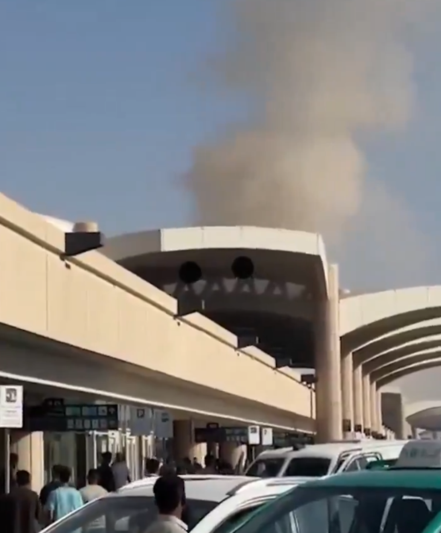 Ar&aacute;bia Saudita confirma ataque a aeroporto de Riad, que deixa feridos e suspende voos