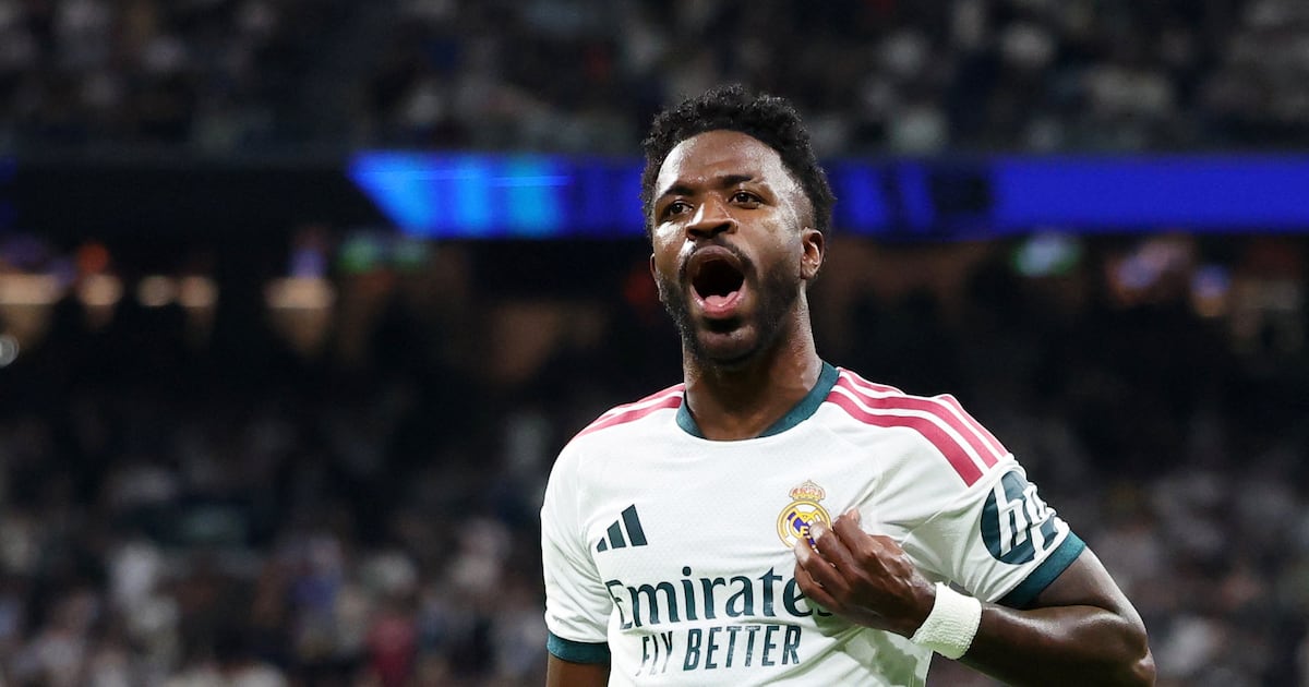 Vini Jr. é suspenso por 4 jogos após puxar cabelo de rival e desfalca Real Madrid no clássico