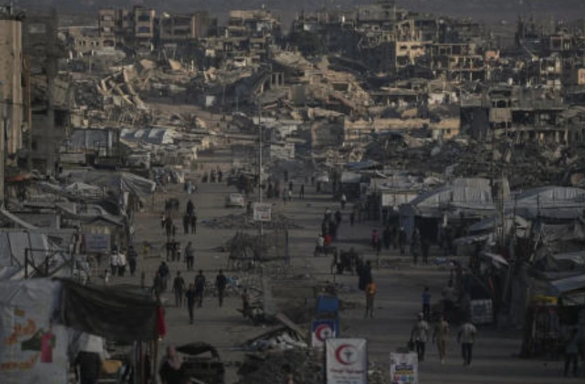 Gaza officials say Israeli strikes kill four