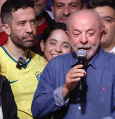 Lula discursou para uma multidão na Avenid Paulista após vencer no segundo turno Foto: LECO VIANA/THENEWS2/ESTADÃO CONTEÚDO / Estadão