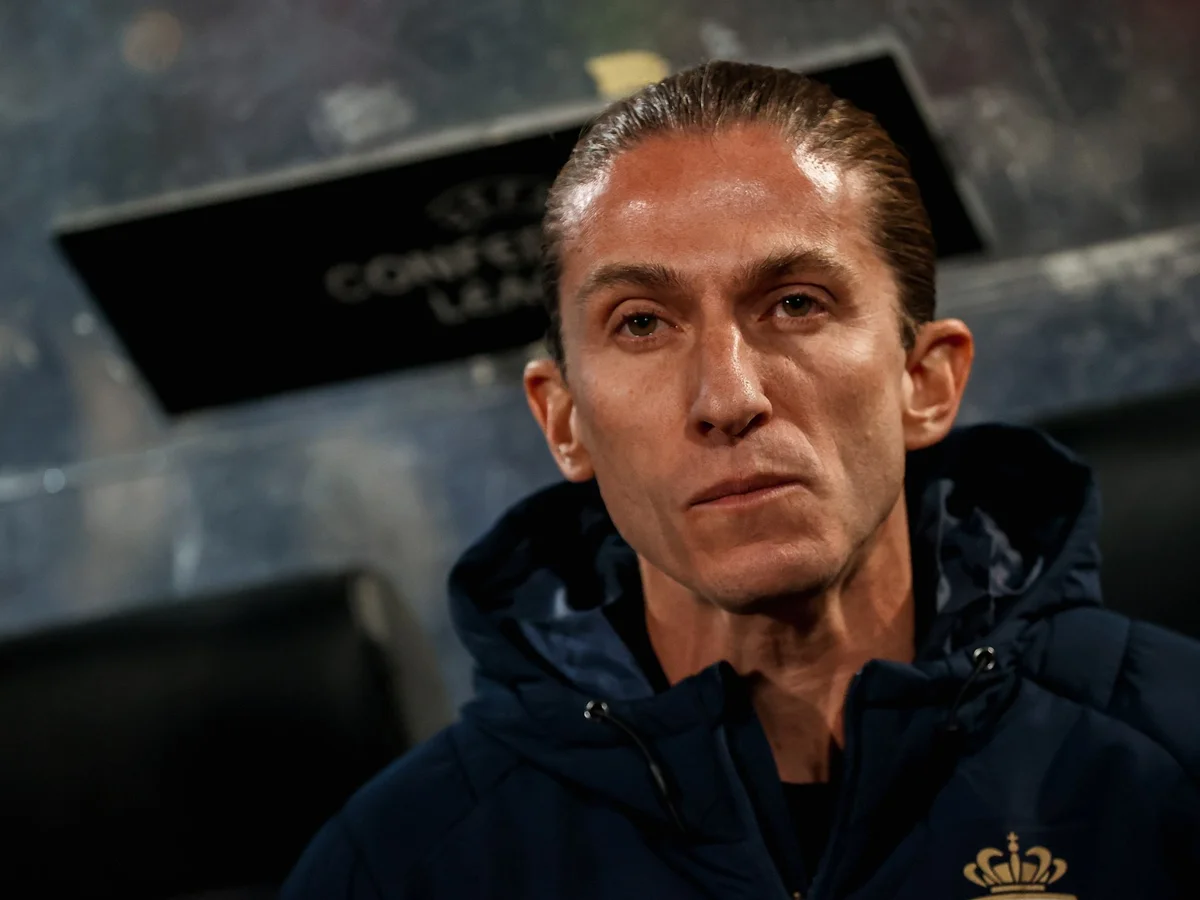 Filipe Luís vence pela terceira vez na Liga Conferência e bate nova marca
