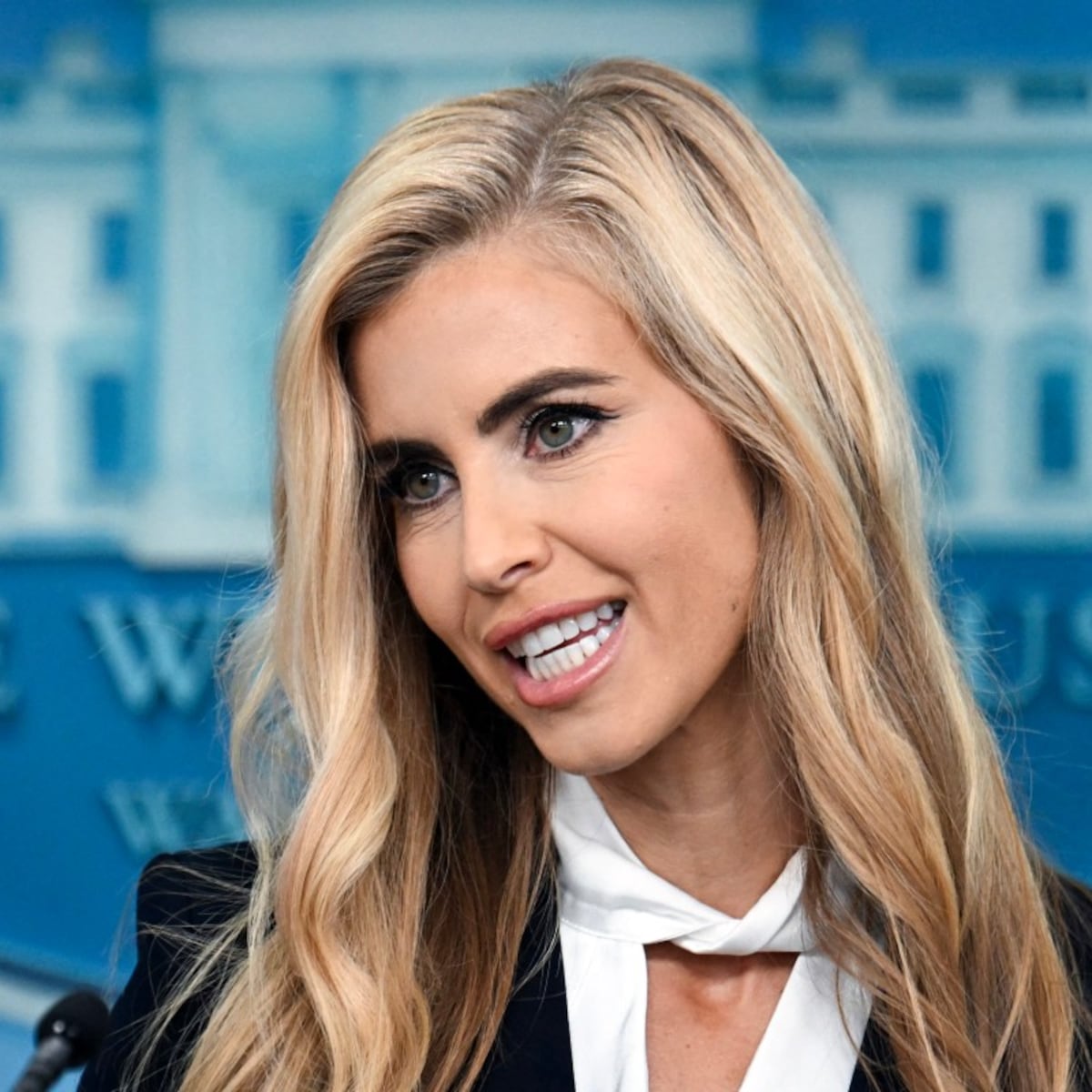 Katie Zacharia: A secretária de imprensa de Trump insiste em se apresentar como advogada apesar das dúvidas sobre sua licença