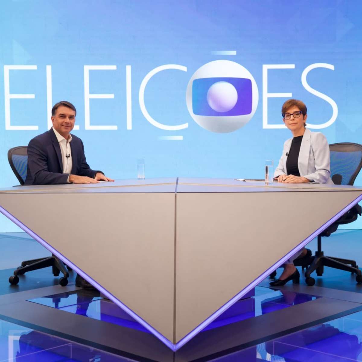 Flávio Bolsonaro foca em ataques a Lula, cita demissão de chefão da Globo e enaltece legado do pai