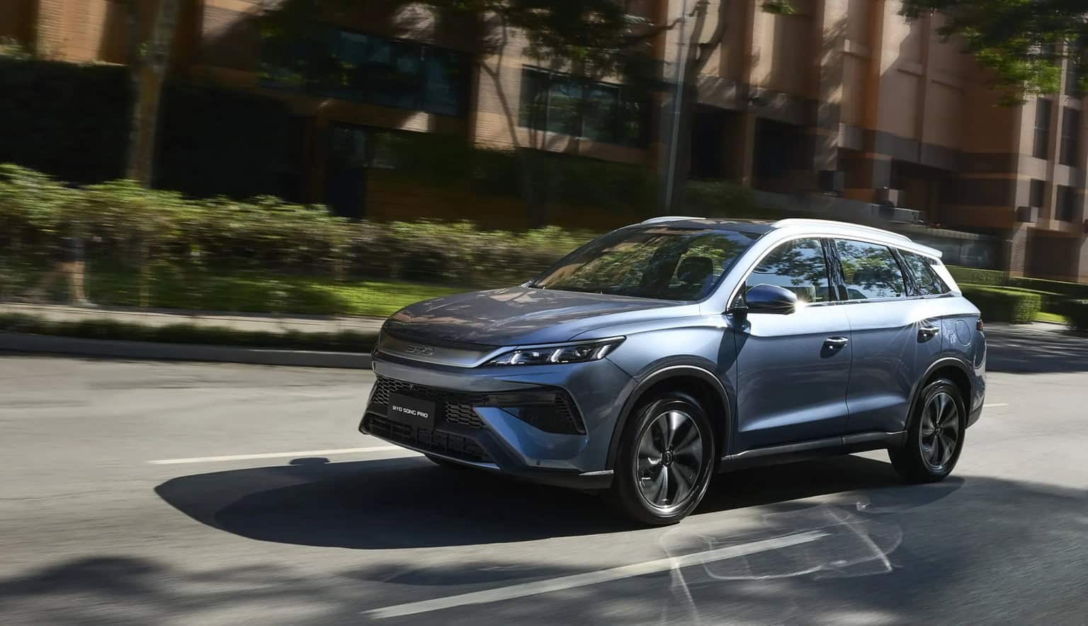 BYD quer produzir 600 mil carros por ano em fábrica no Brasil