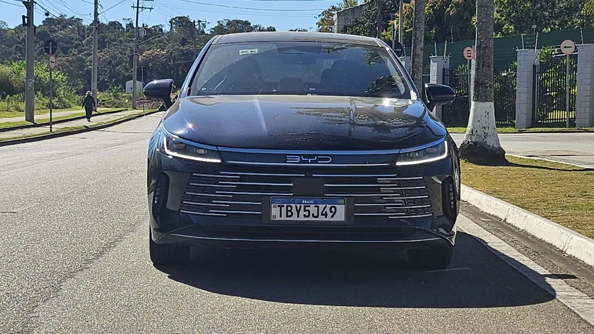 Imagem da matéria: BYD joga preços do King no chão e sedan sai mais em conta que o Dolphin