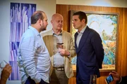 Da esquerda para a direita: o advogado Alberto Moreira, o lobista Antonio Carlos (Careca do INSS) e o atual presidente da Câmara, deputado Hugo Motta